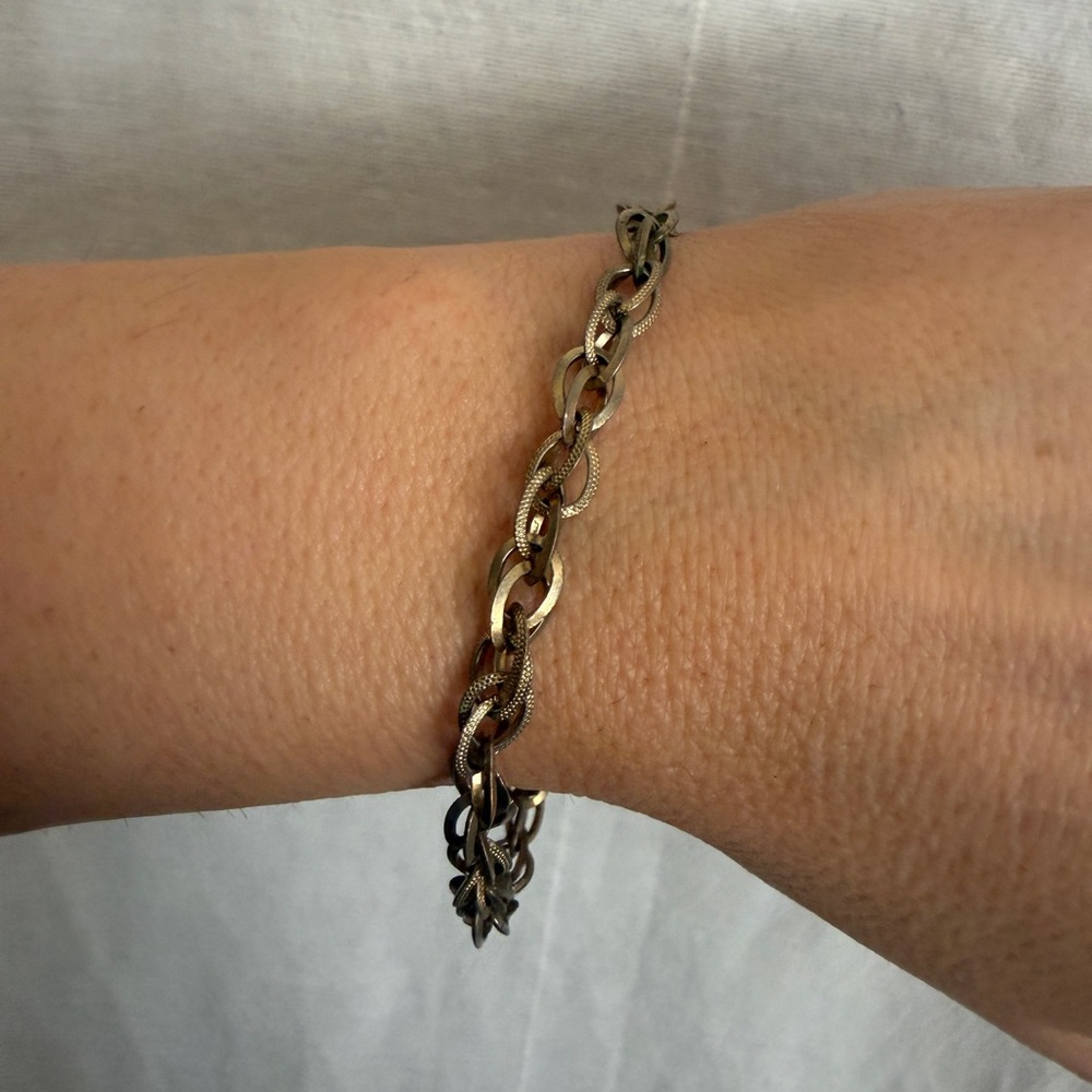Vintage 1970s chain link Gold tone tennis bracelet